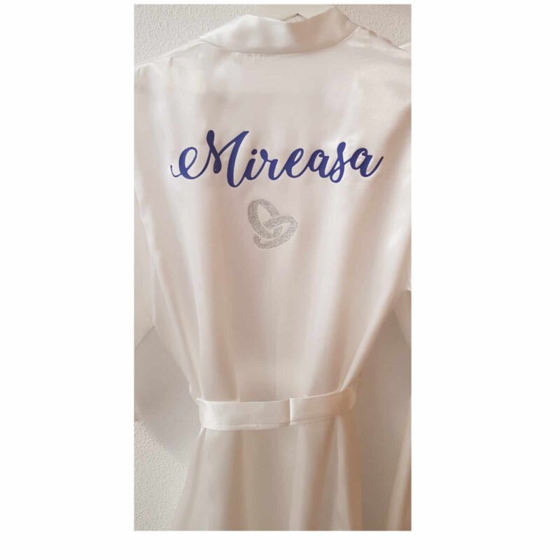 batas personalizados Batas Personalizadas Batas Personalizadas novia bata personalizada Batas Novias Originales Novias originales Bata para novias Bata Blanca