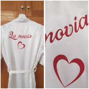 batas personalizados Batas Personalizadas Batas Personalizadas novia bata personalizada Batas Novias Originales Novias originales Bata para novias Bata Blanca