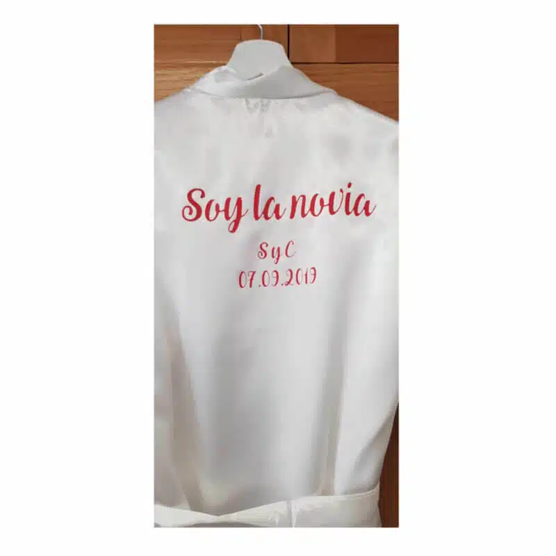 batas personalizados Batas Personalizadas Batas Personalizadas novia bata personalizada Batas Novias Originales Novias originales Bata para novias Bata Blanca