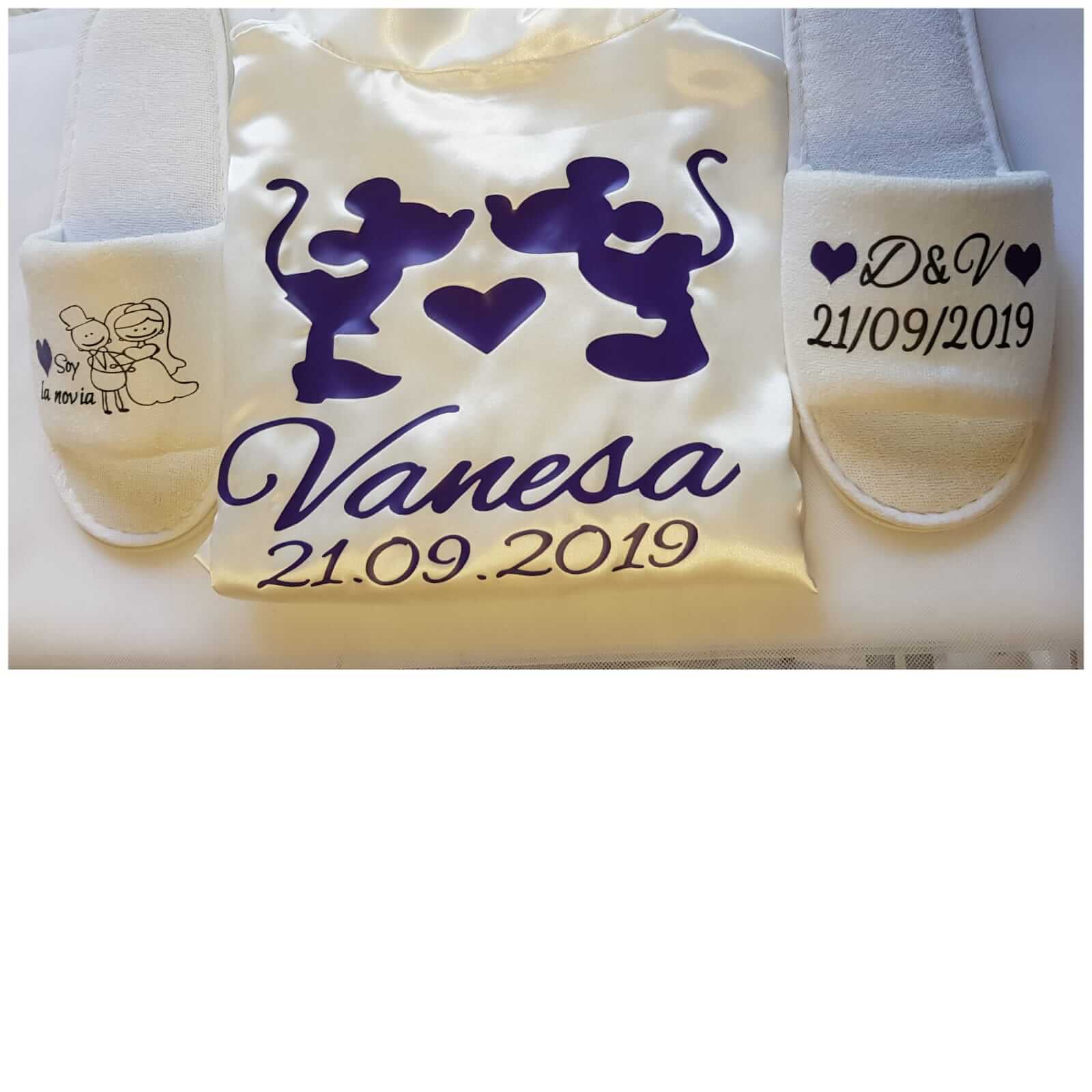 Batas Personalizadas Batas Personalizadas novia batas personalizados batas personalizada bata personalizada Batas Novias Originales Novias originales Bata para novias Bata Blanca Negra 