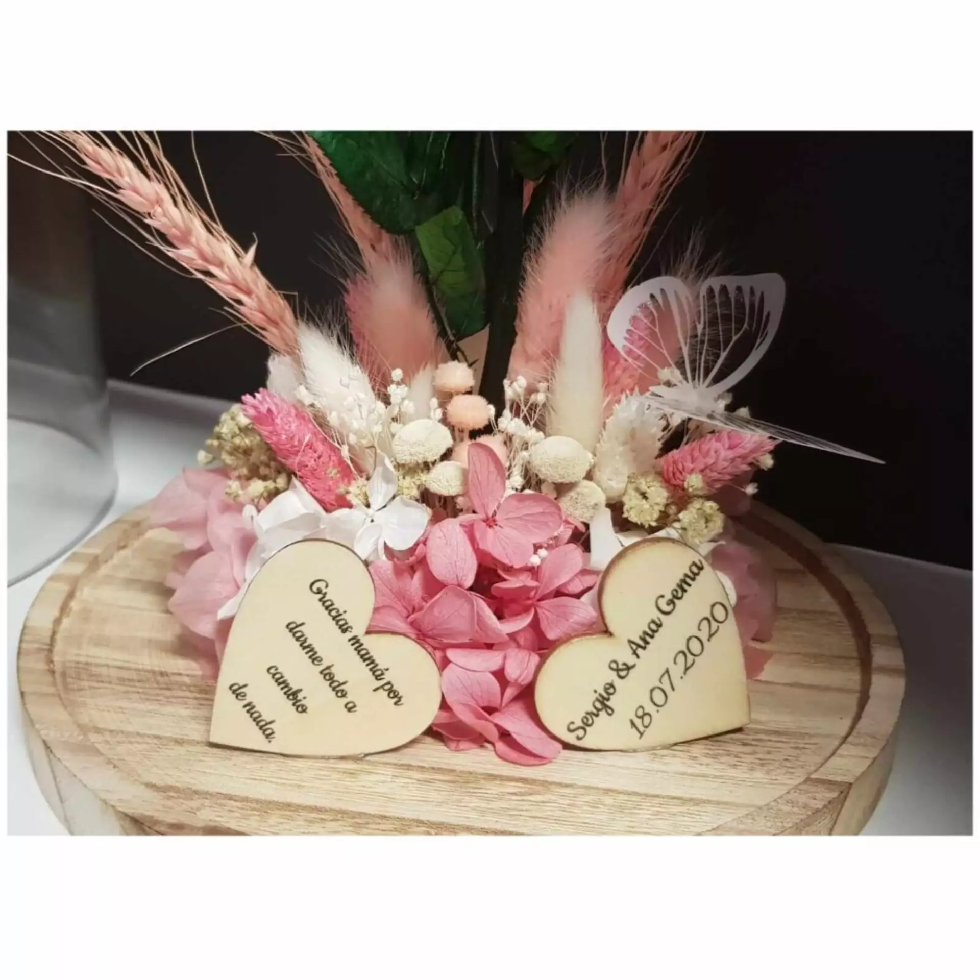 Cupula de cristal con rosa preservada