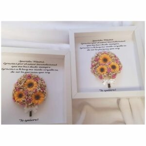 Cuadro personalizado realizado con flores preservadas