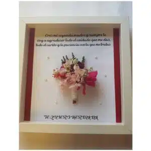 Cuadro personalizado realizado con flores preservadas