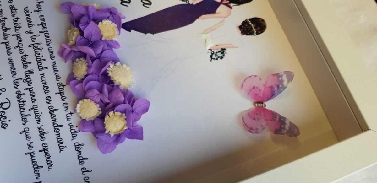 Cuadro personalizado realizado con flores preservadas