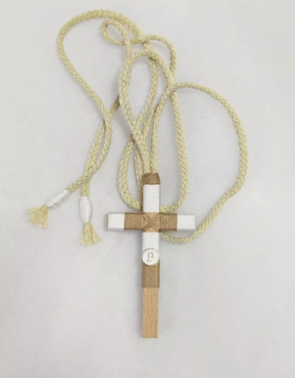 Cruz de madera para primera comunión de niño, tamaño 10 cm, personalizable.