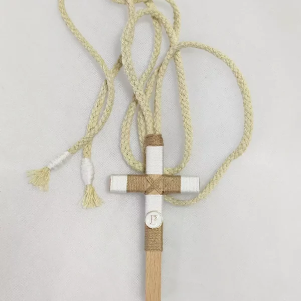 Cruz de madera para primera comunión de niño, tamaño 10 cm, personalizable.