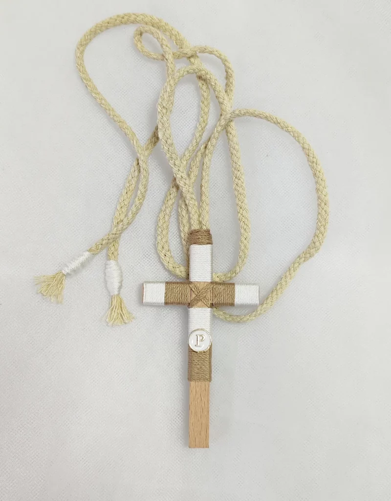 Cruz de madera para primera comunión de niño, tamaño 10 cm, personalizable.