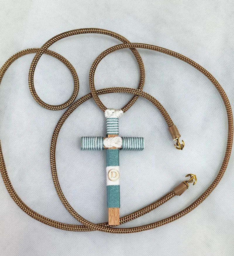 Cruz de madera para primera comunión de niño, tamaño 10 cm, personalizable.