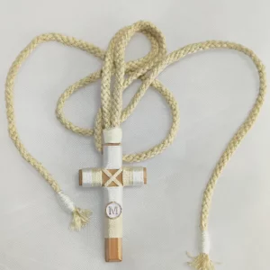 Cruz de madera para primera comunión de niño, tamaño 8 cm, personalizable.