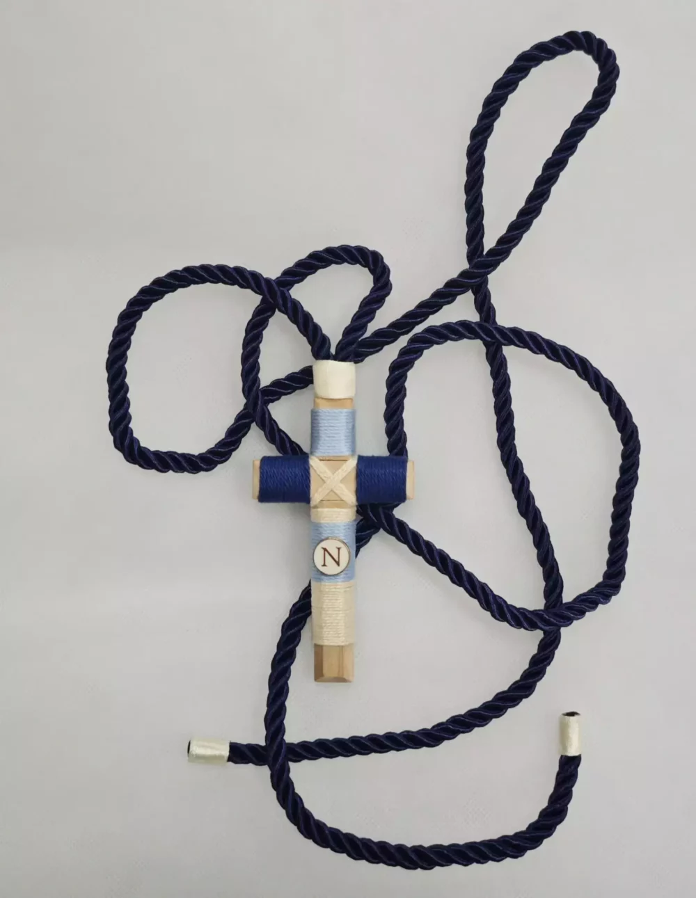 Cruz de madera para primera comunión de niño, tamaño 8 cm, personalizable.