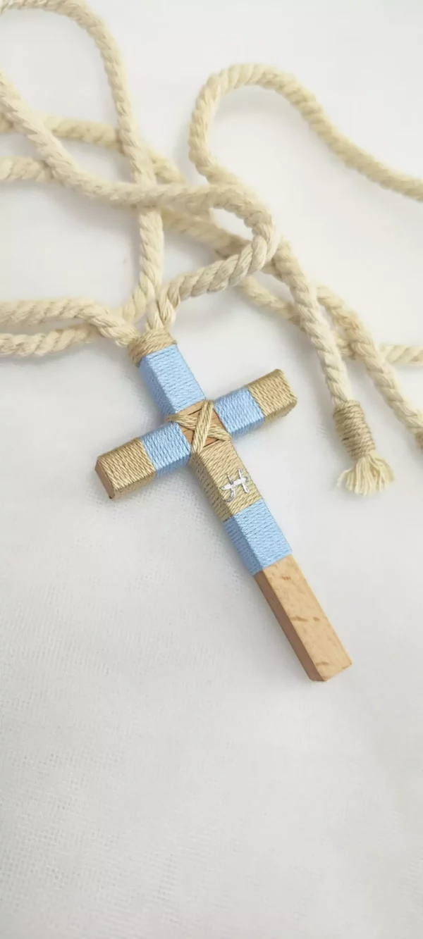 Cruz de madera para primera comunión de niño, tamaño 10 cm, personalizable.
