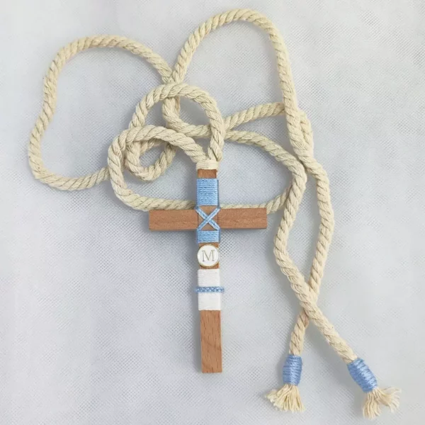 Cruz de madera para primera comunión de niño, tamaño 10 cm, personalizable.