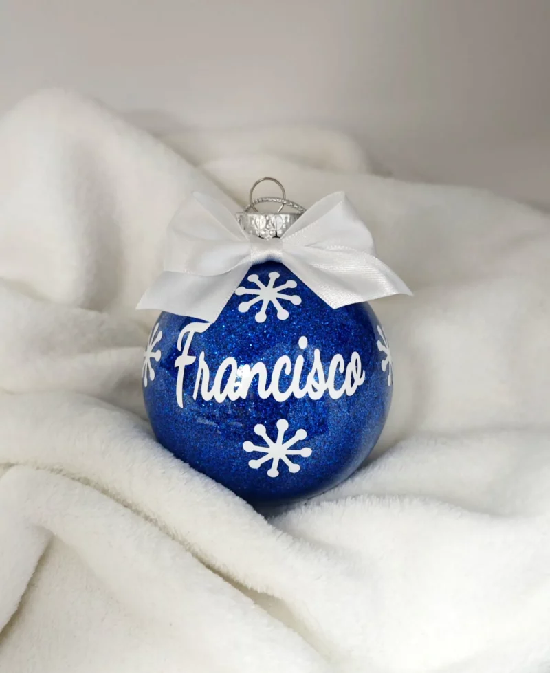 Bola de Navidad personalizada con nombre, ideal para decorar el árbol.