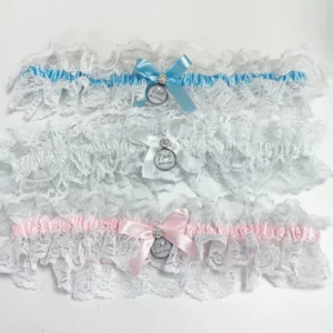 Liga personalizada en encaje blanco con lazo azul, blanco o rosa para boda