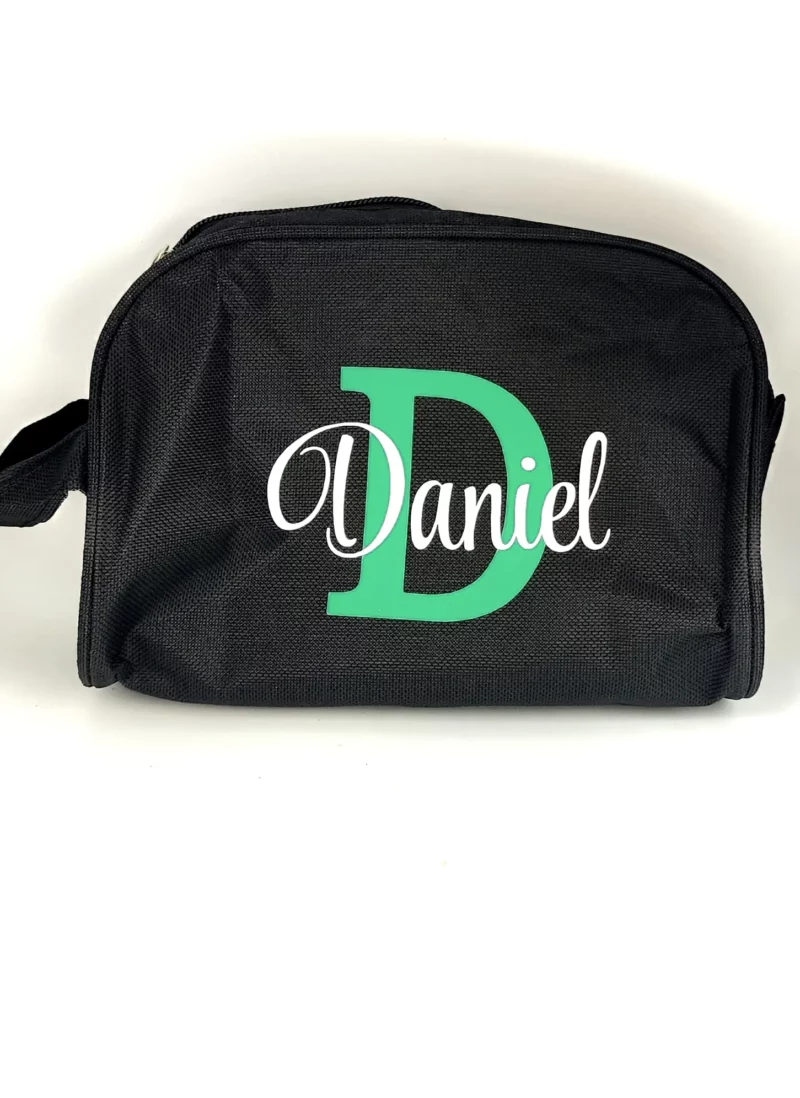 Neceser de hombre personalizado con nombre en vinilo